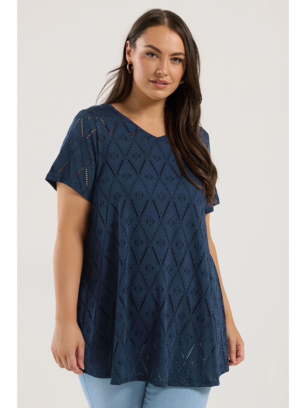 Lacivert Büyük Beden V Yaka Kısa Kollu Dantel Detaylı Astarsız Bluz 303263-3