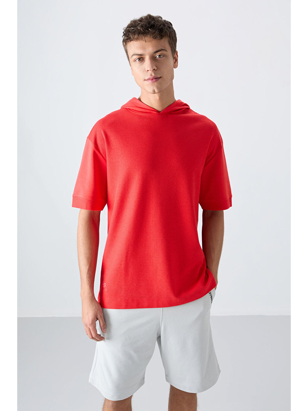 Kırmızı Pamuklu Kalın Yüzeyi Dokulu Oversize Fit Basic Erkek Tişört - 88335