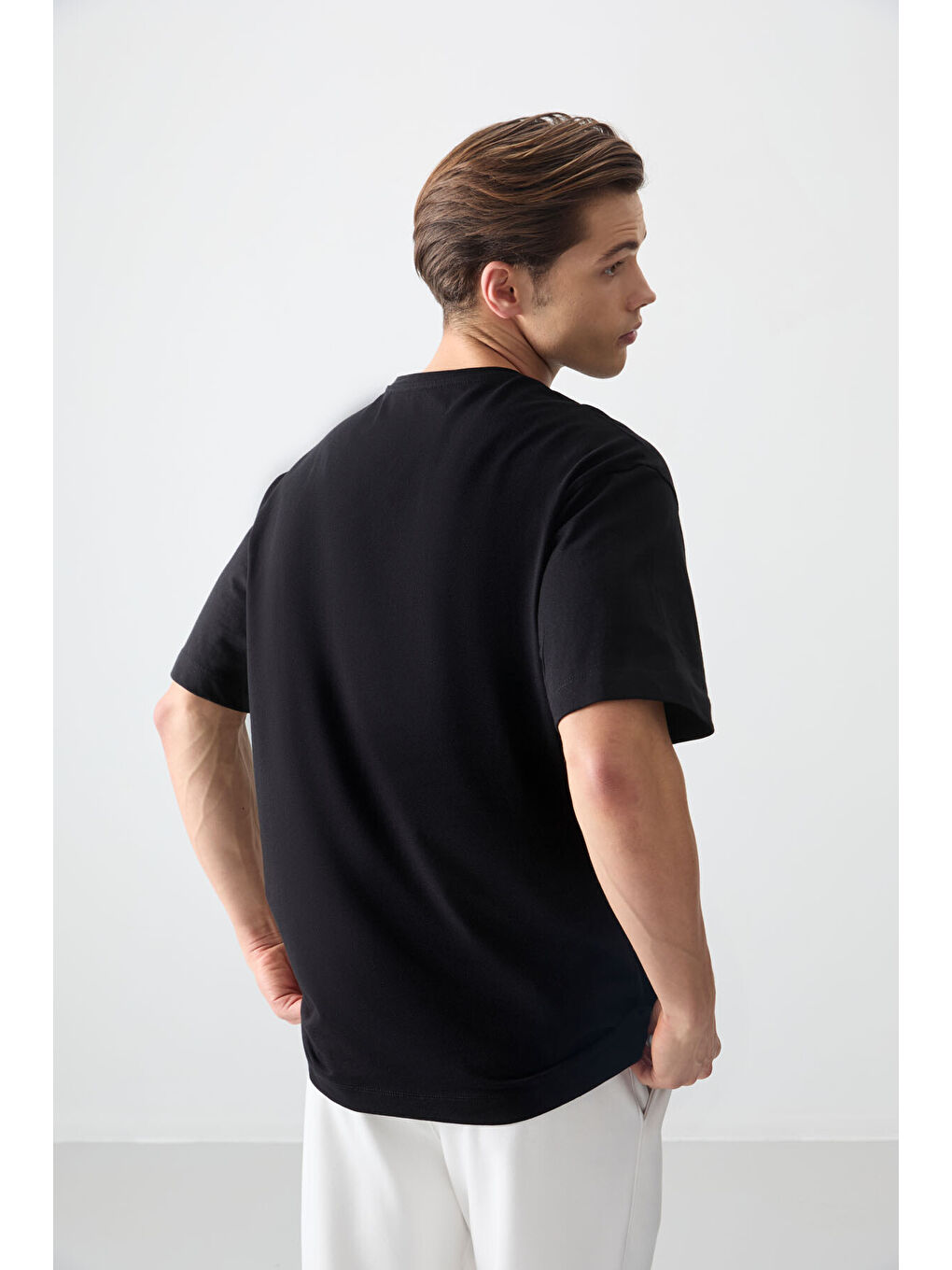 Siyah %100 Pamuk Kalın Yumuşak Dokulu Oversize Fit Baskılı Erkek Tişört - 88361-4