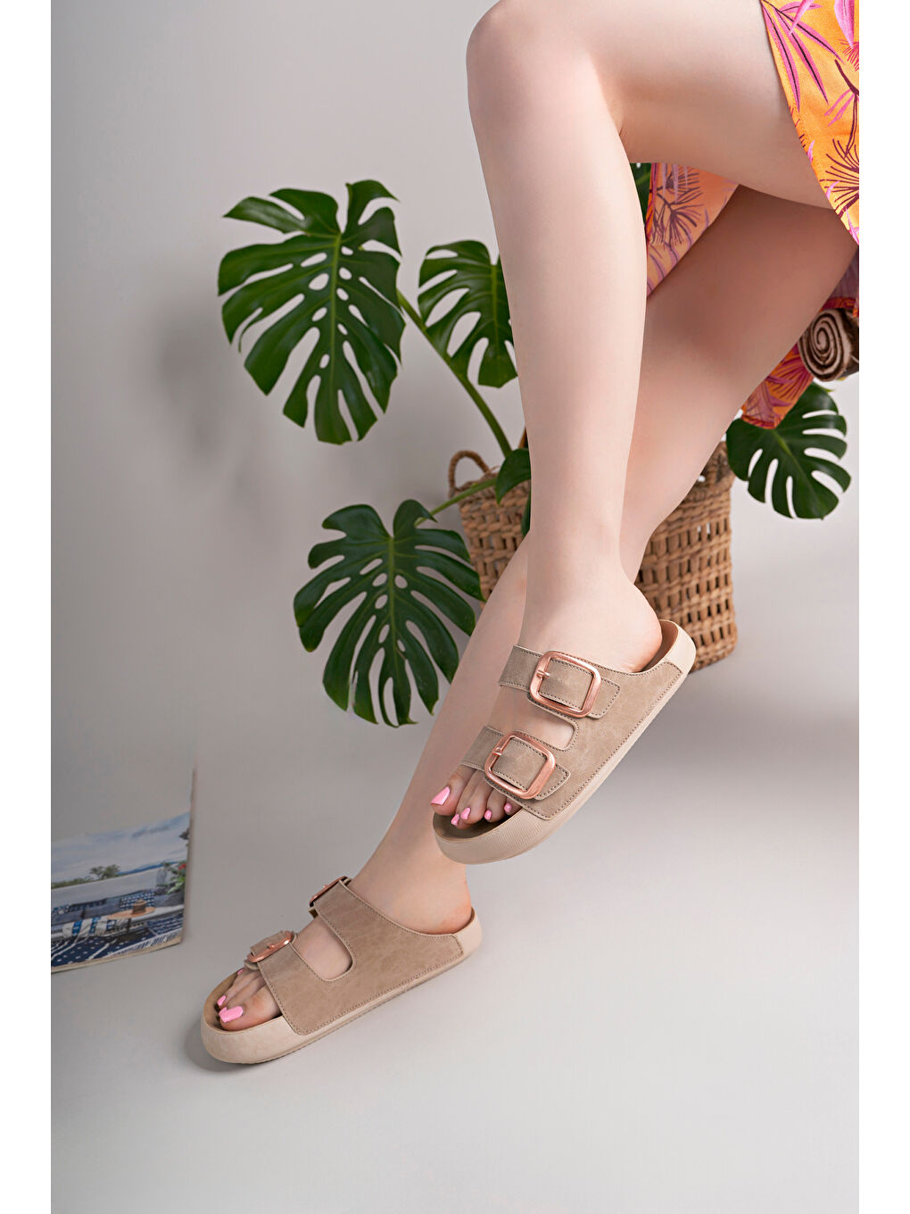 Bej Kadın Rahat Taban Çift Tokalı Yazlık Terlik-1