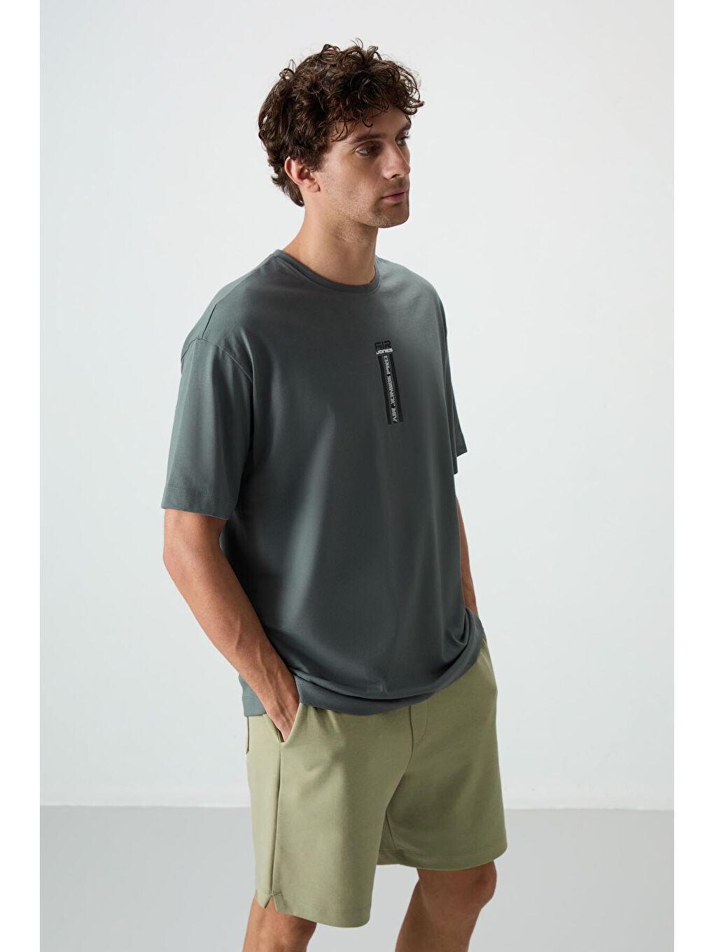 Haki %100 Pamuk Kalın Yumuşak Dokulu  Fit Baskılı Erkek Tişört - 88360-3