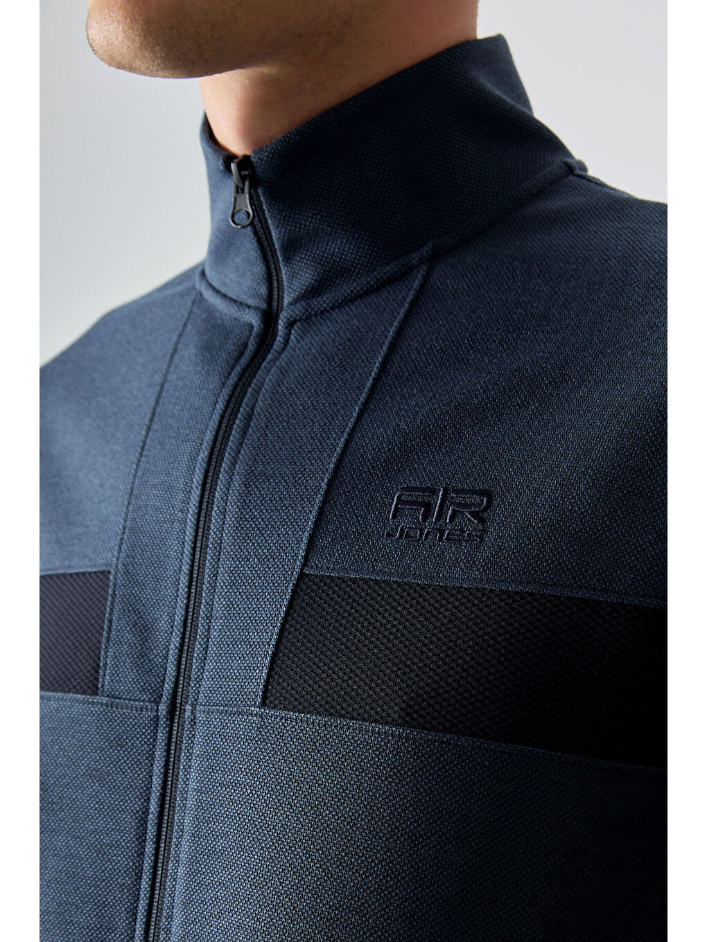 İndigo Yüzeyi Dokulu Standart Fit Nakışlı Erkek Eşofman Takım - 85248-2