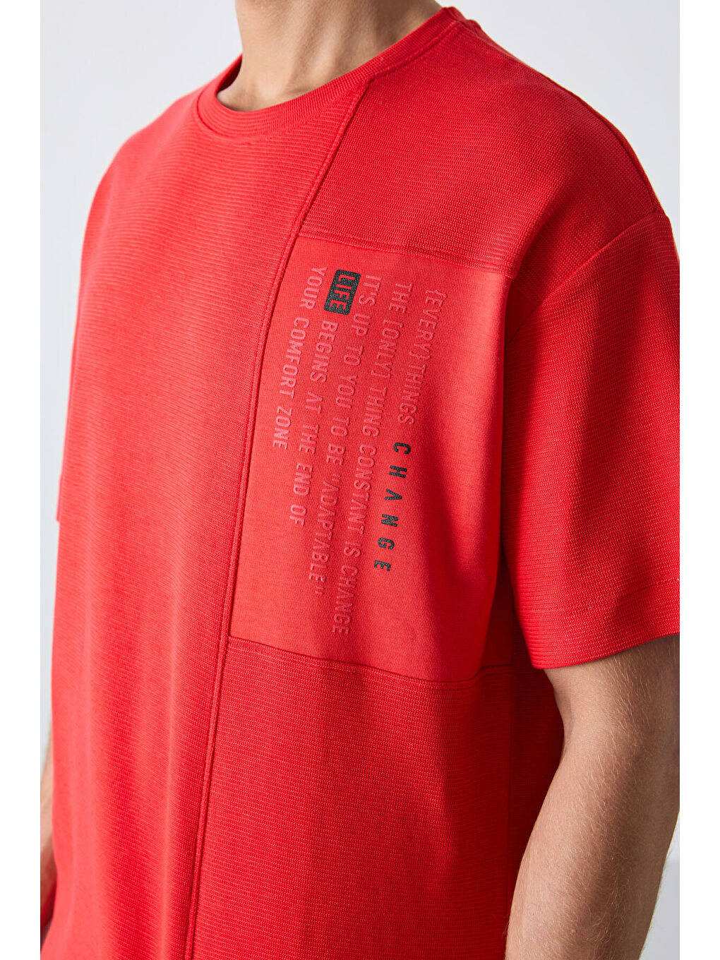Kırmızı Pamuklu Kalın Yüzeyi Dokulu Oversize Fit Baskılı Erkek Tişört - 88338-2