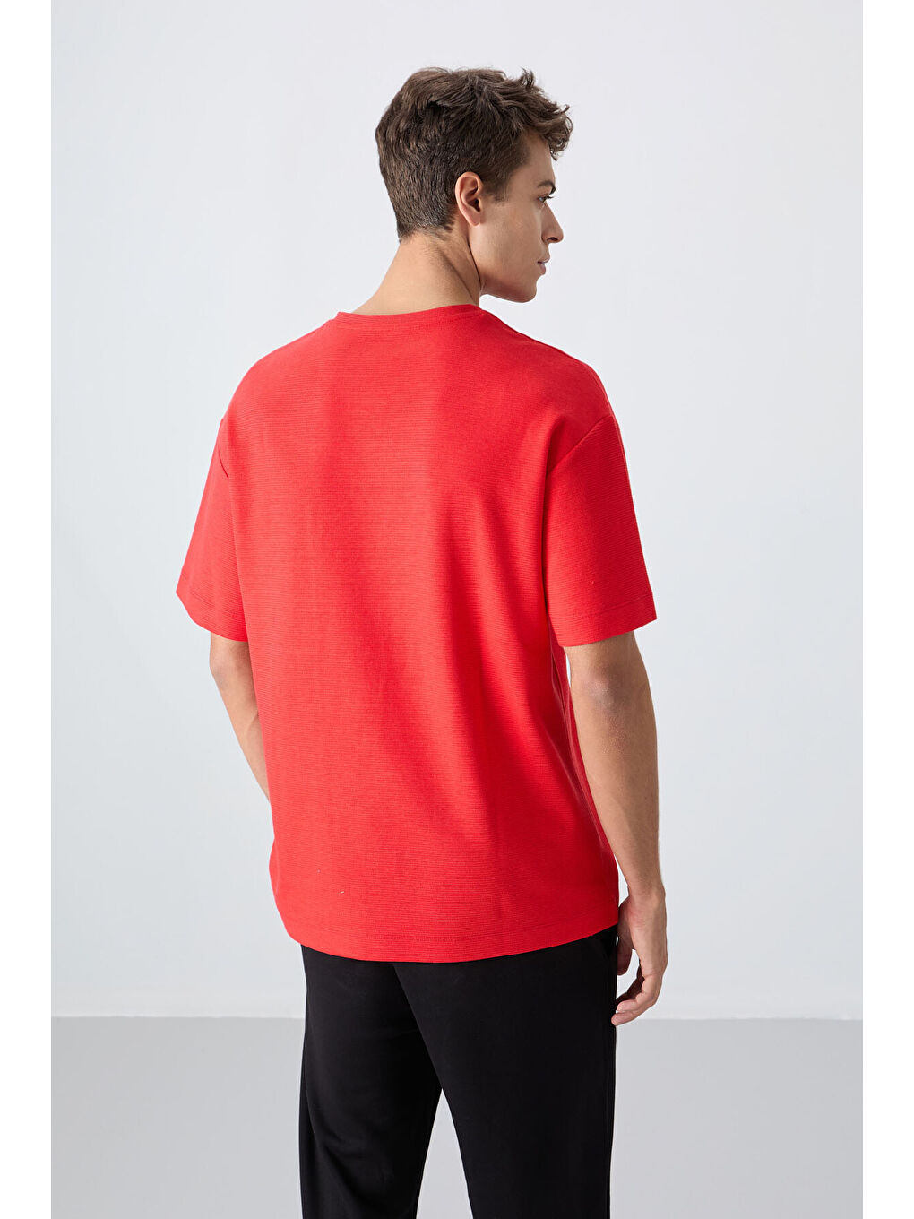 Kırmızı Pamuklu Kalın Yüzeyi Dokulu Oversize Fit Baskılı Erkek Tişört - 88338-4