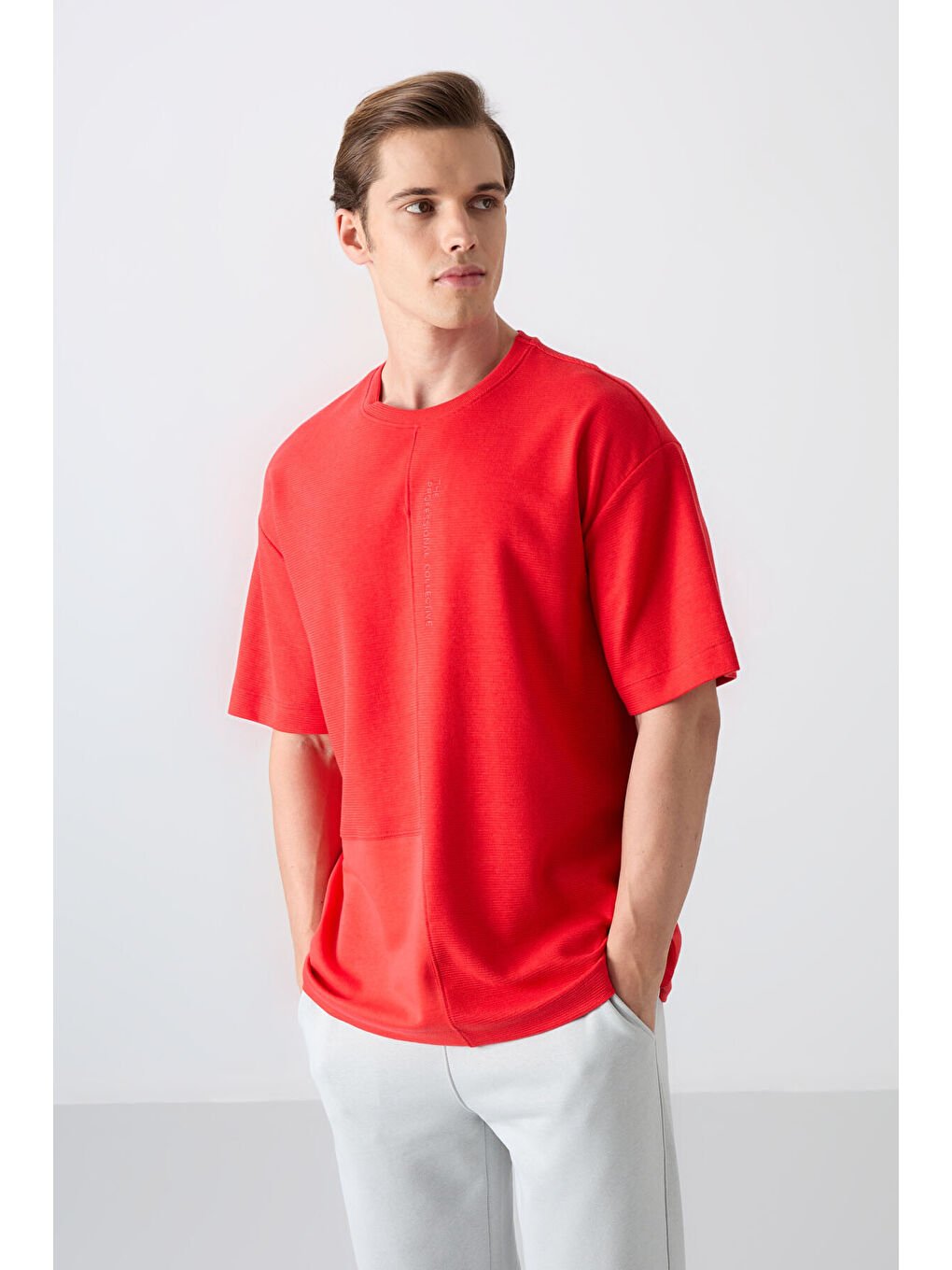 Kırmızı Pamuklu Kalın Yüzeyi Dokulu Oversize Fit Basic Erkek Tişört - 88337