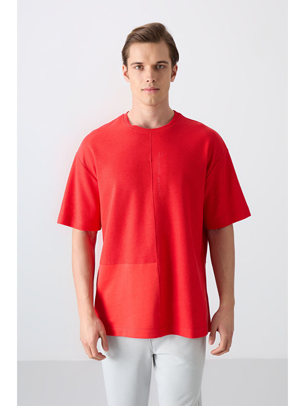 Kırmızı Pamuklu Kalın Yüzeyi Dokulu Oversize Fit Basic Erkek Tişört - 88337-3