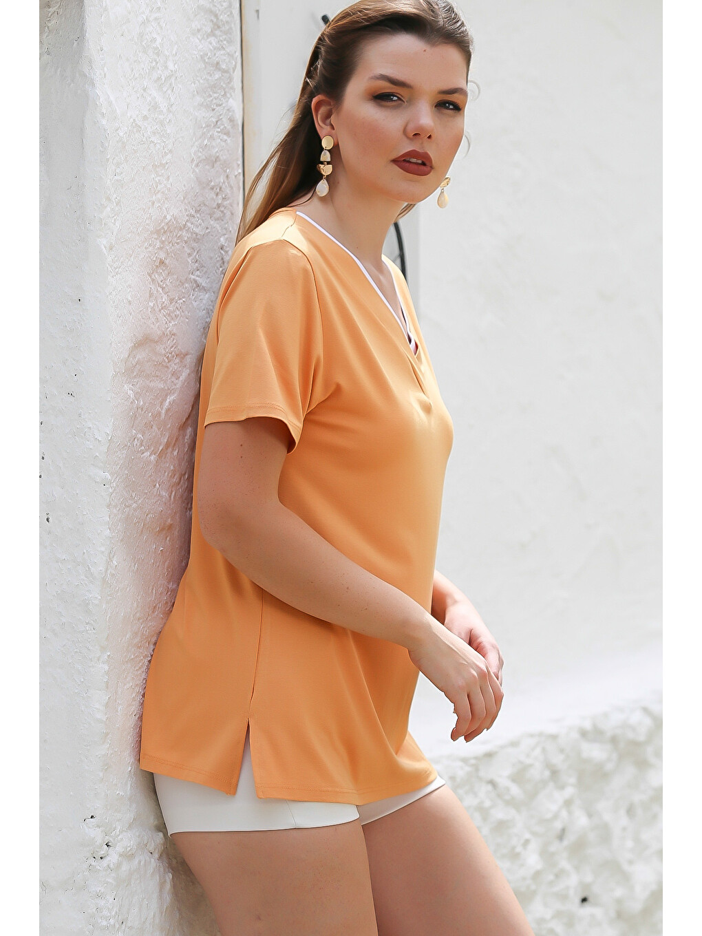 Turuncu Kayısı Rengi V Yaka Kısa Kol Örme Garnili Örme Casual T-Shirt-1