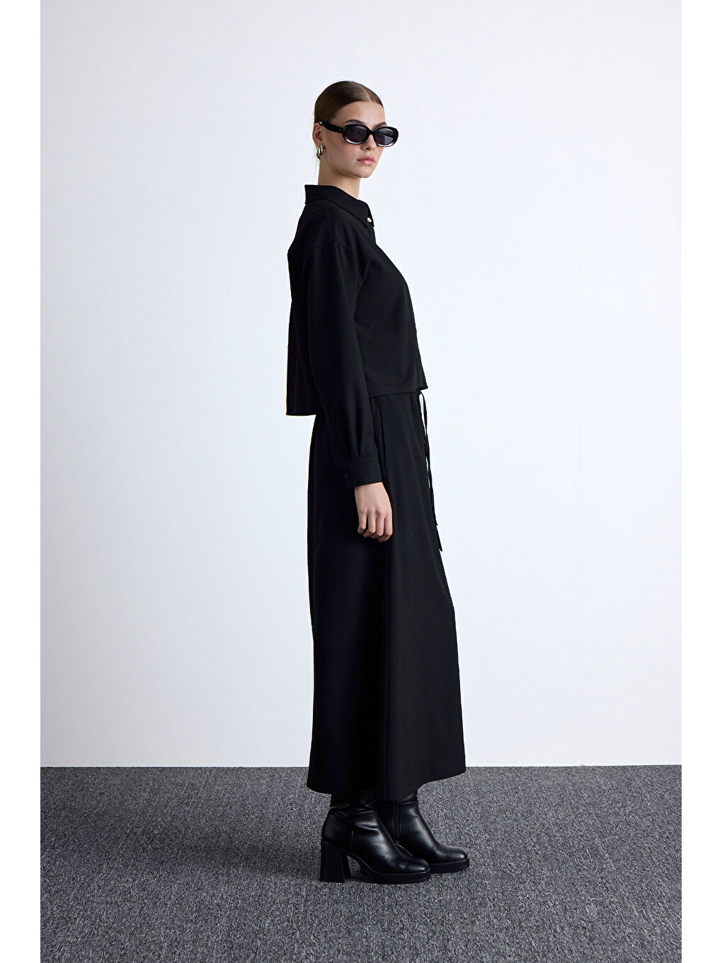 Bel Ayarlamalı Etek Siyah-1