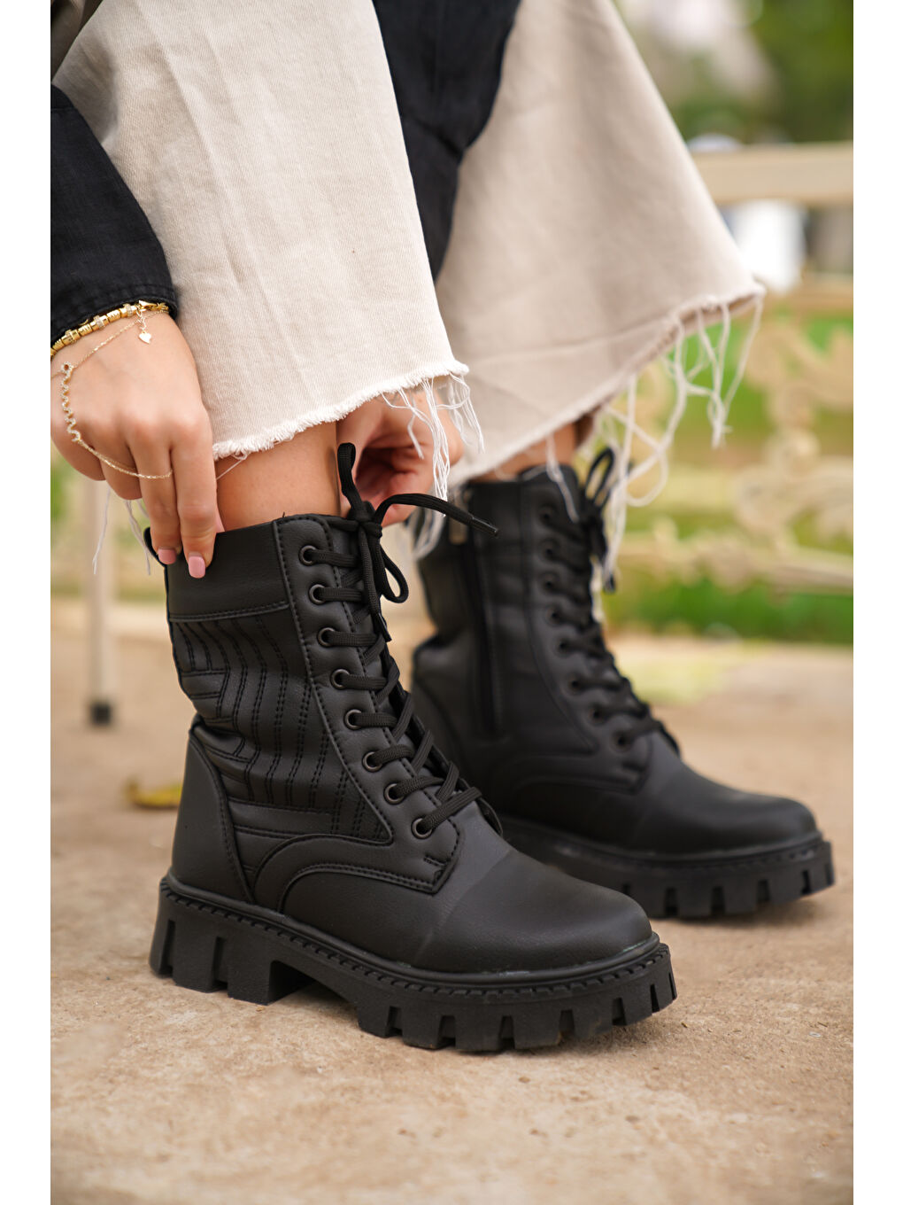 Siyah Darina Soğuk Geçirmez Kadın Günlük Ortopedik Kışlık Bot-1