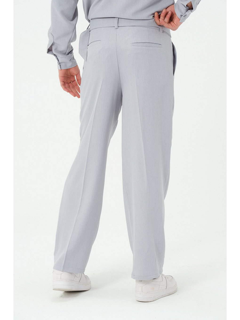 Gri Kemerli Baggy Fit Kumaş Erkek Pantolon-1