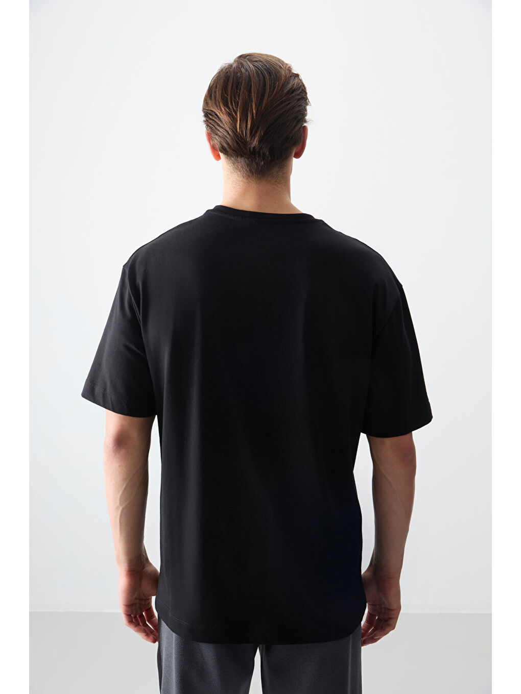 Siyah %100 Pamuk Kalın Yumuşak Dokulu Oversize Fit Baskılı Erkek Tişört - 88356-4