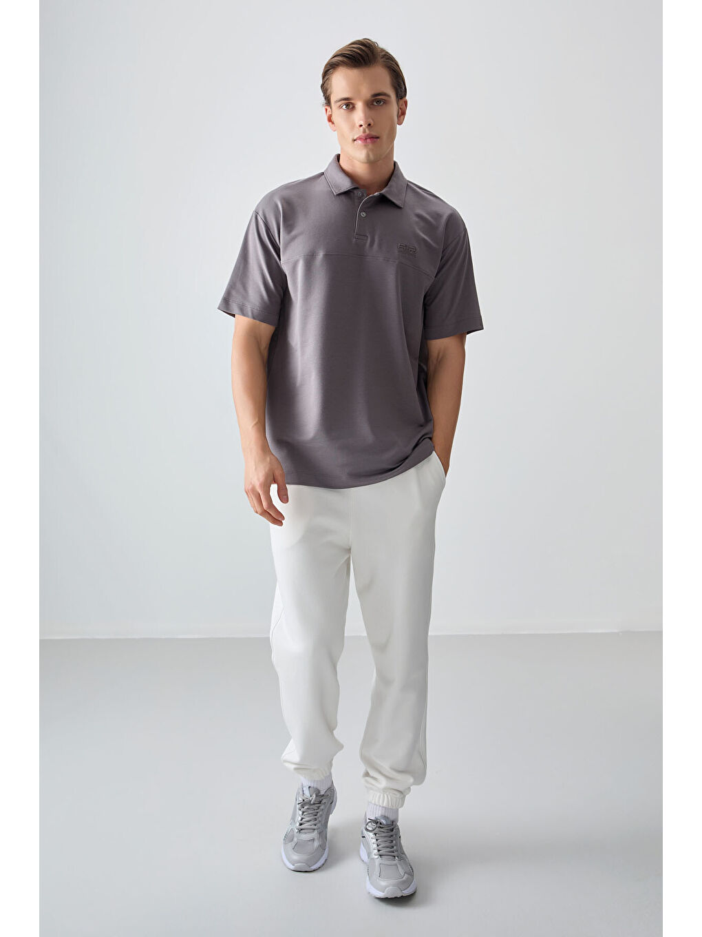 Koyu Gri Pamuklu Kalın Yumuşak Dokulu Polo Yaka Oversize Fit Basic Erkek Tişört- 88382-1