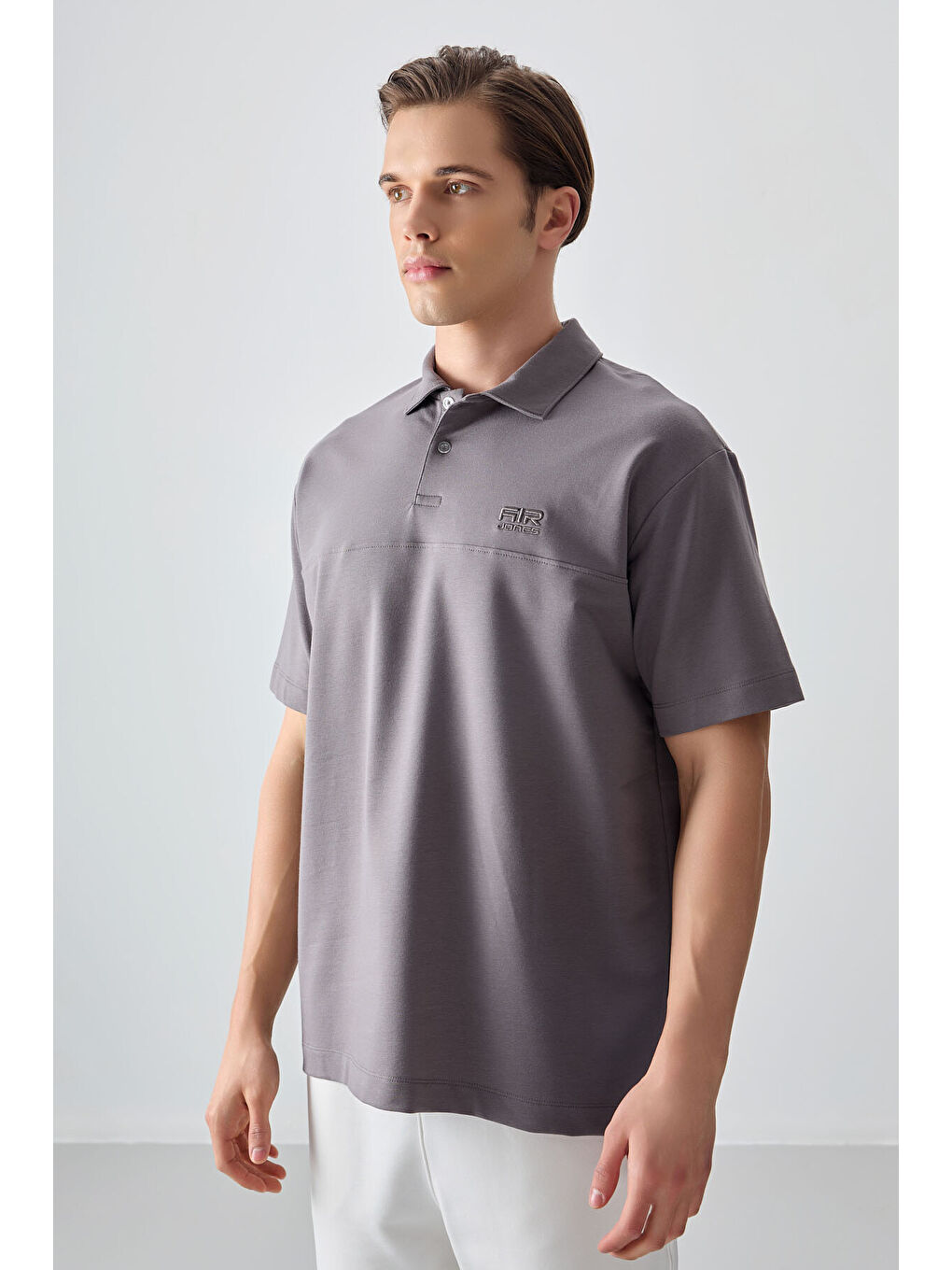 Koyu Gri Pamuklu Kalın Yumuşak Dokulu Polo Yaka Oversize Fit Basic Erkek Tişört- 88382-3