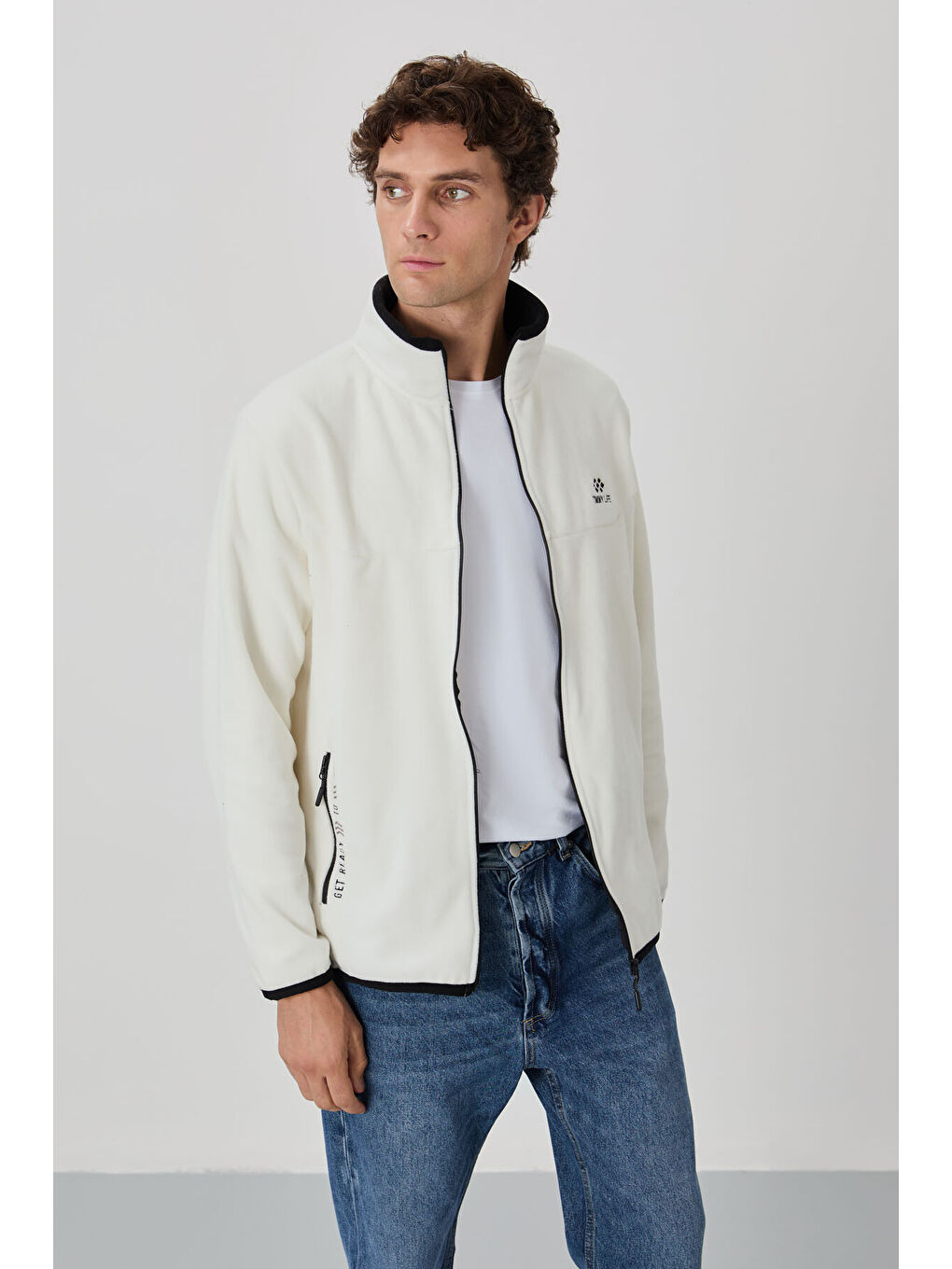 Ekru Yazı Nakışlı Dik Yaka  Standart Kalıp Erkek Fermuarlı Sweatshirt Polar - 87992-2