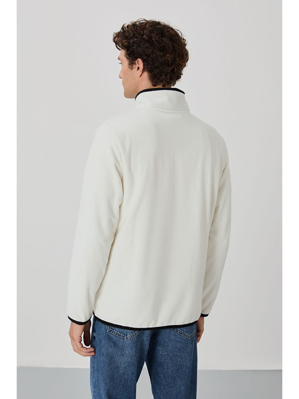 Ekru Yazı Nakışlı Dik Yaka  Standart Kalıp Erkek Fermuarlı Sweatshirt Polar - 87992-4