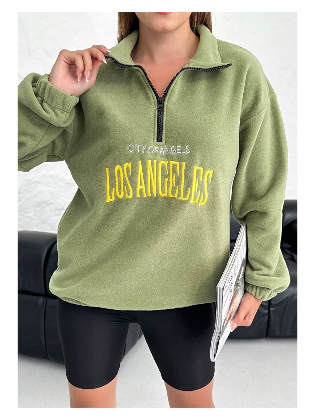 Kadın Haki Los Angeles Baskılı Oversize Yarım Fermuarlı Polo Yaka Polar Sweatshirt-3