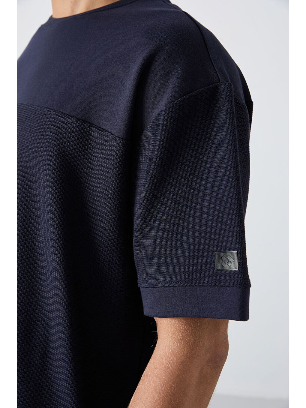 Lacivert Pamuklu Kalın Yüzeyi Dokulu Oversize Fit Basic Erkek Tişört - 88340-2