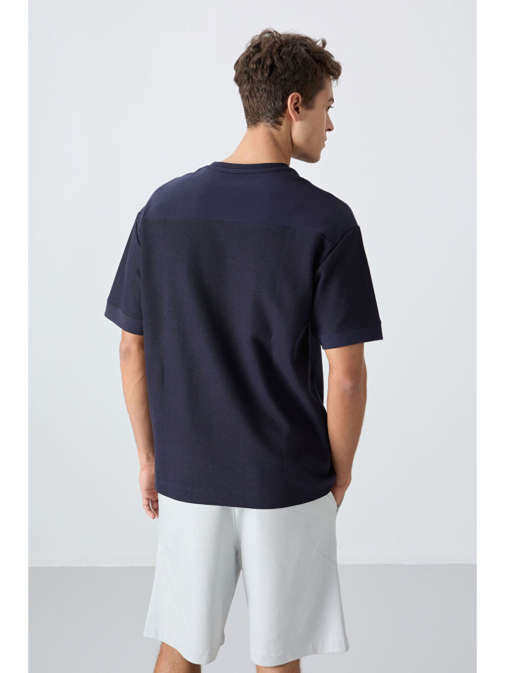 Lacivert Pamuklu Kalın Yüzeyi Dokulu Oversize Fit Basic Erkek Tişört - 88340-4