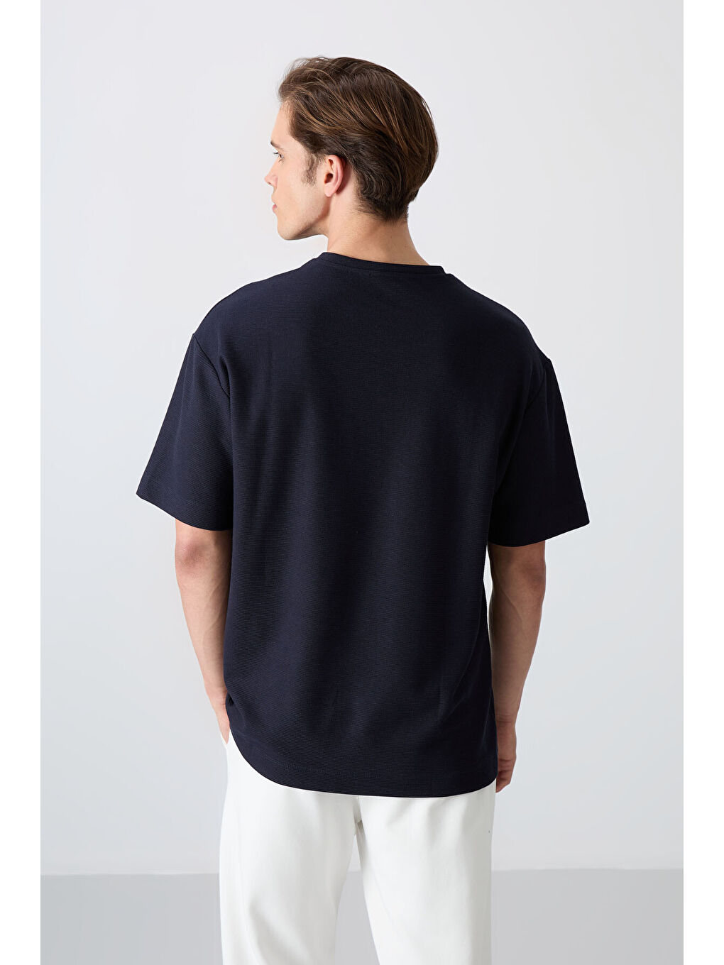 Lacivert Pamuklu Kalın Yüzeyi Dokulu Oversize Fit Baskılı Erkek Tişört - 88336-4