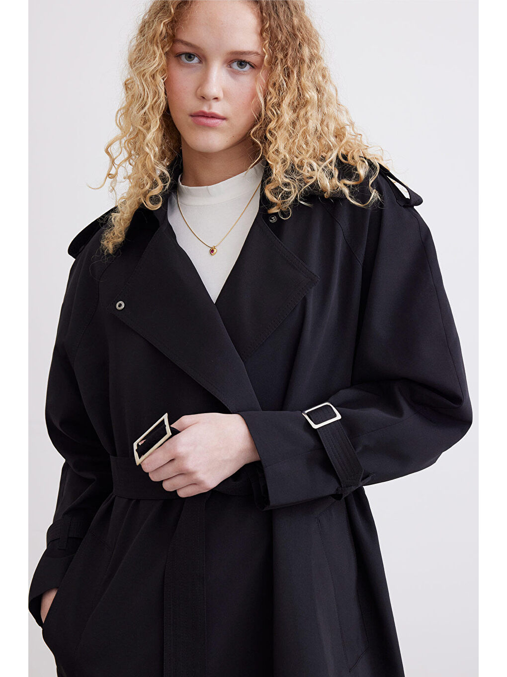 Kemerli Dökümlü Trençkot Siyah-3