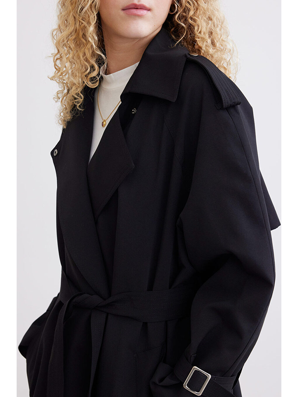 Kemerli Dökümlü Trençkot Siyah-6