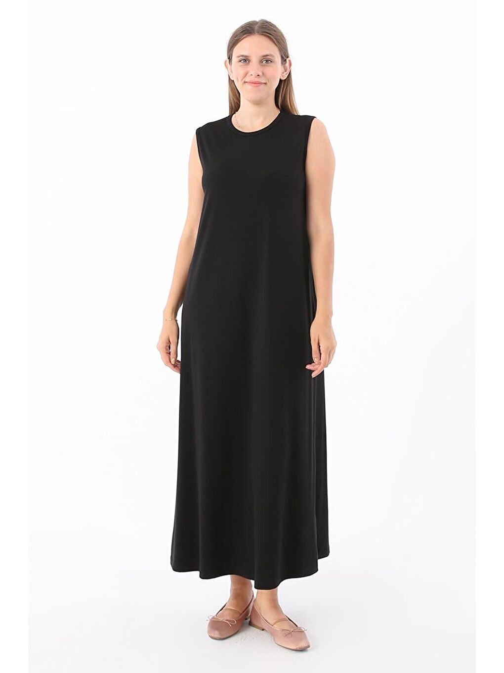 Siyah Pamuklu Bisiklet Yaka Kolsuz İçlik Elbise-1