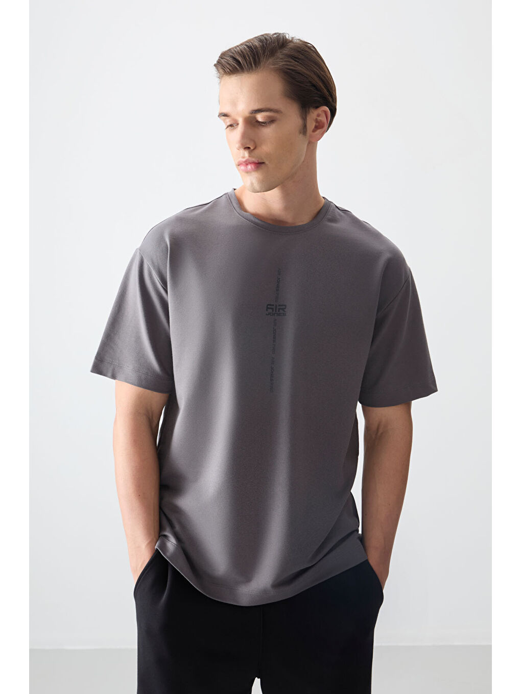 Koyu Gri Pamuklu Kalın Yumuşak Dokulu Oversize Fit Baskılı Erkek Tişört - 88373-1