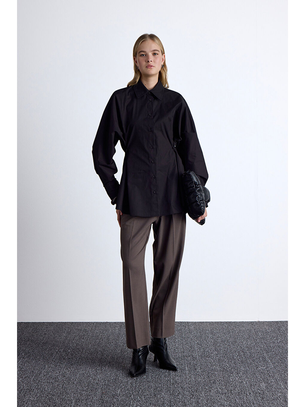 Bel Ayarlamalı Gömlek Siyah