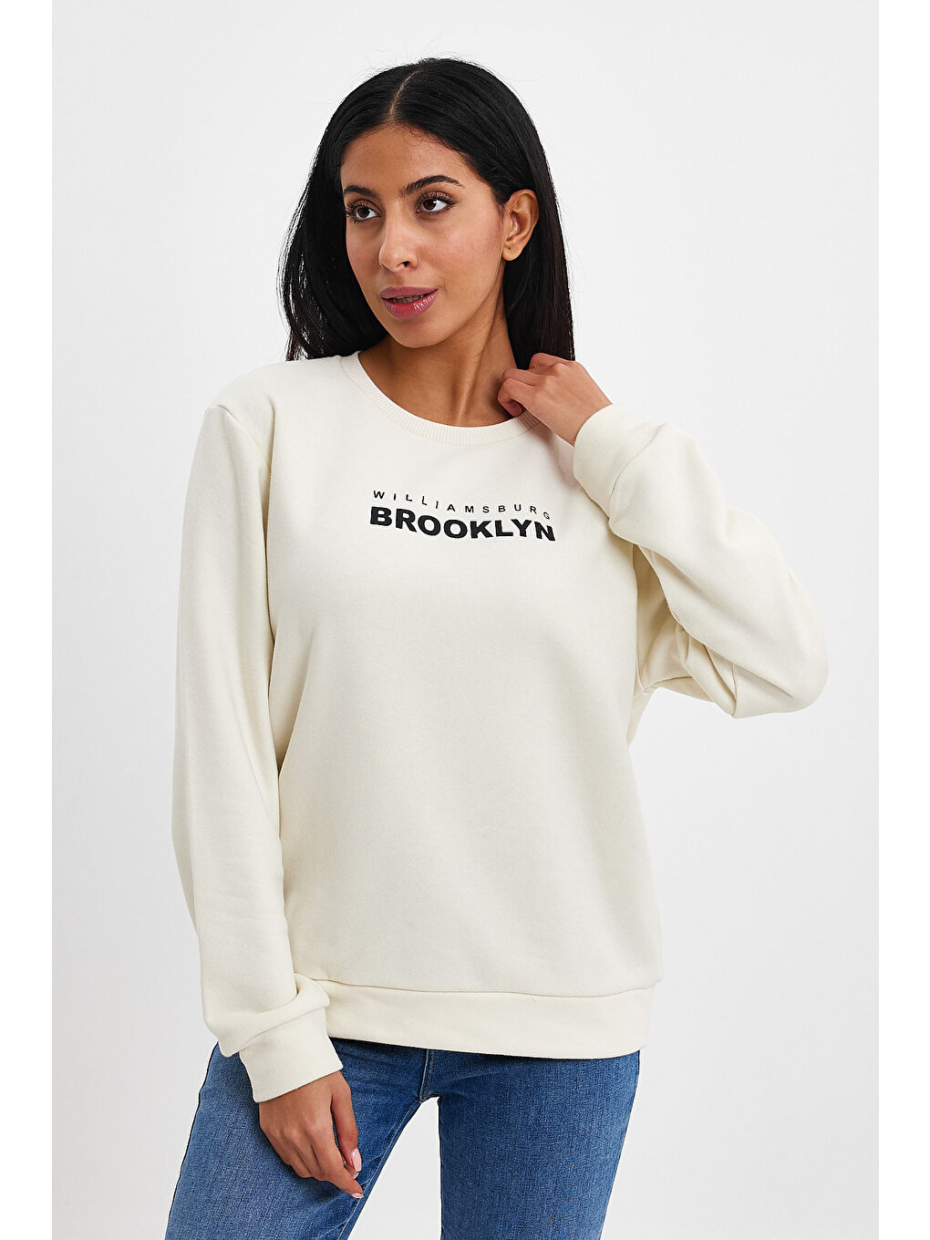 Ekru Kadın Bisiklet Yaka Rahat Kalıp 3 iplik Kalın Brooklyn Baskılı Sweatshirt SPR24swk29-1