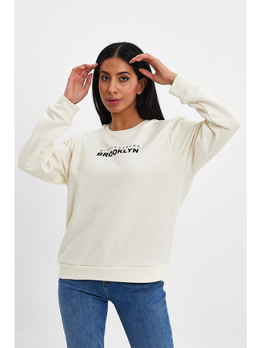 Ekru Kadın Bisiklet Yaka Rahat Kalıp 3 iplik Kalın Brooklyn Baskılı Sweatshirt SPR24swk29-2