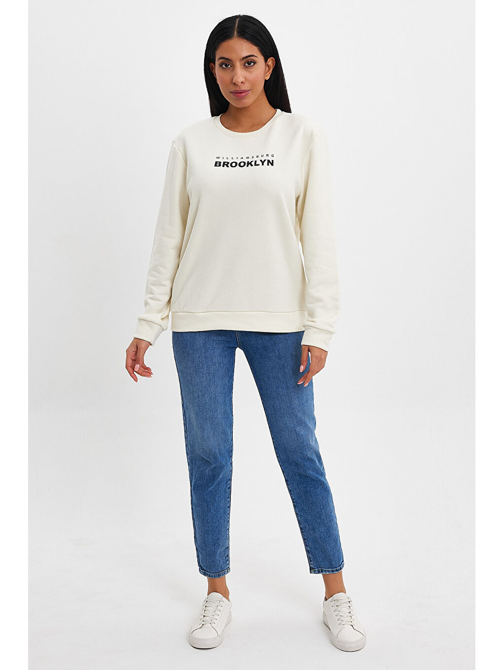 Ekru Kadın Bisiklet Yaka Rahat Kalıp 3 iplik Kalın Brooklyn Baskılı Sweatshirt SPR24swk29-3