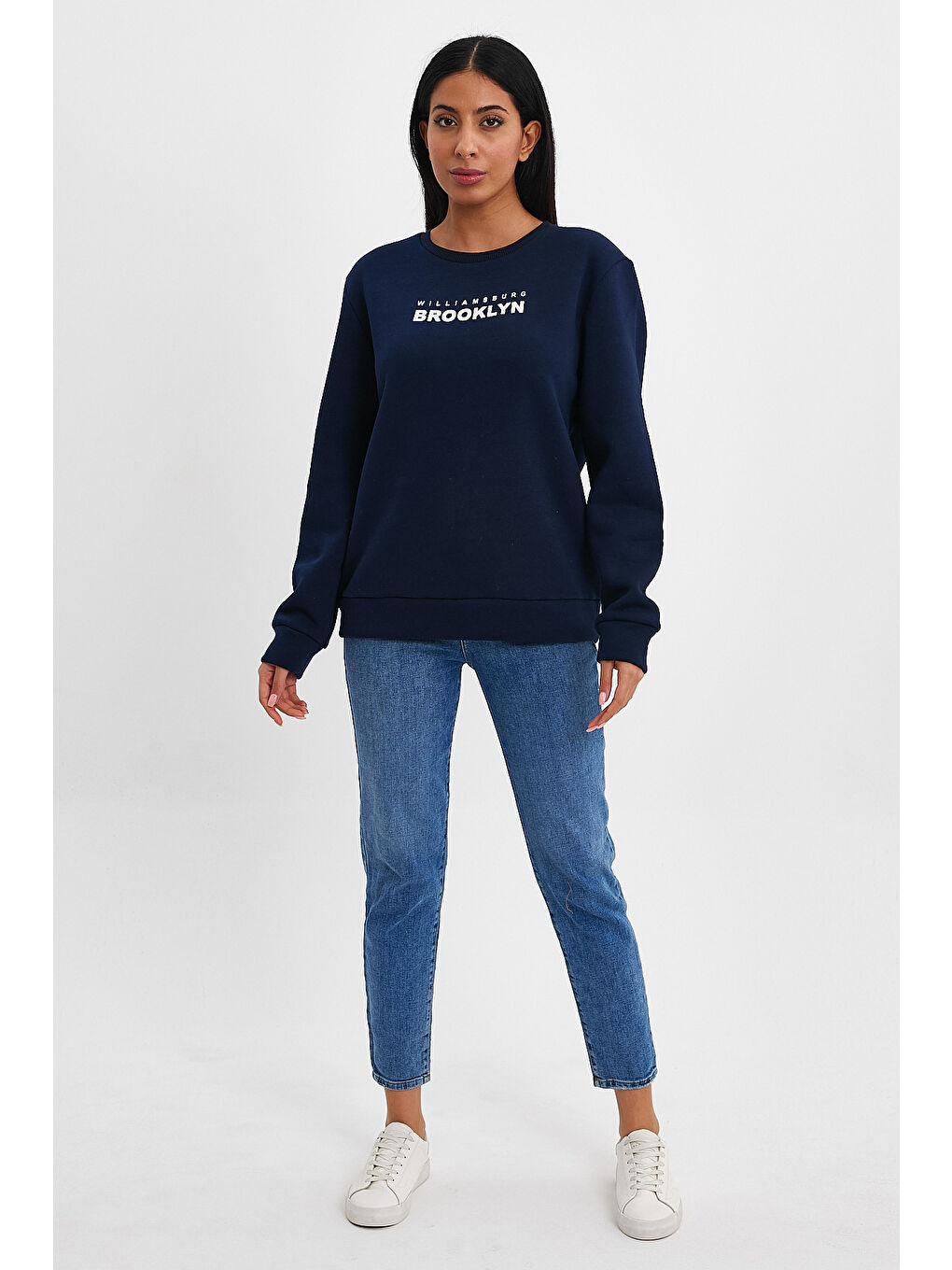 Lacivert Kadın Bisiklet Yaka Rahat Kalıp 3 iplik Kalın Brooklyn Baskılı Sweatshirt SPR24swk29