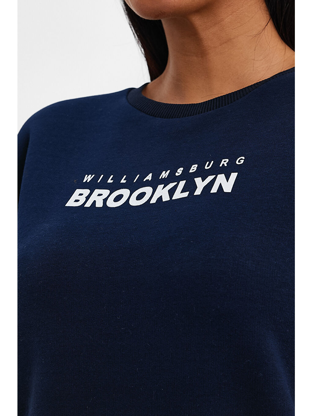 Lacivert Kadın Bisiklet Yaka Rahat Kalıp 3 iplik Kalın Brooklyn Baskılı Sweatshirt SPR24swk29-3