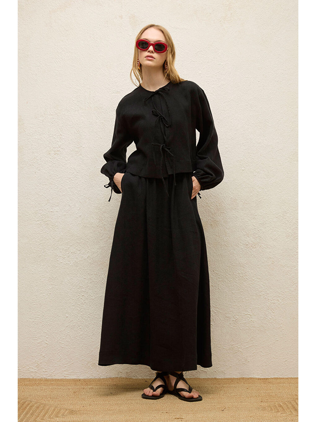 Keten Bağcık Detaylı Bluz Siyah-3