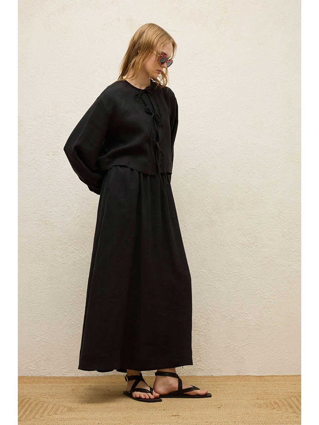 Keten Bağcık Detaylı Bluz Siyah-5