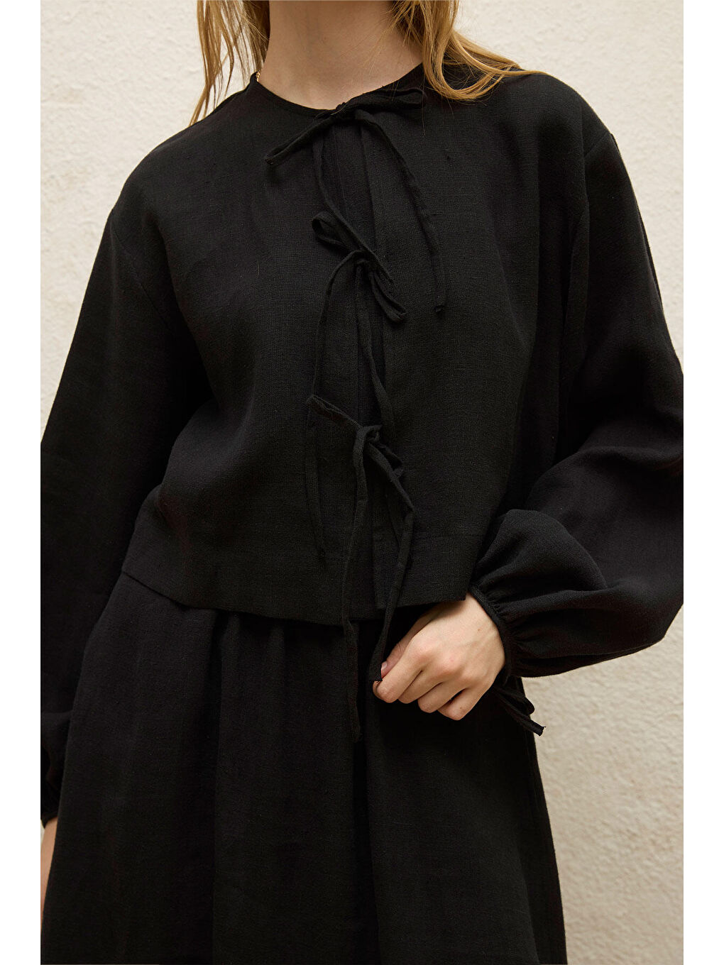 Keten Bağcık Detaylı Bluz Siyah-6