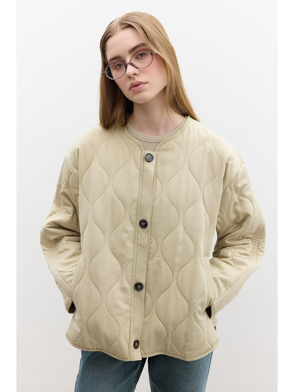 Bej Düğmeli Kısa Kapitone Mont Kum-1