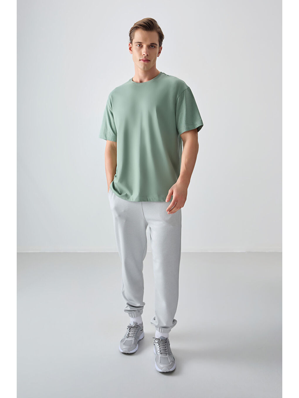 Açık Yeşil %100 Pamuk Kalın Yumuşak Dokulu Oversize Fit Basic Erkek Tişört -88353-1