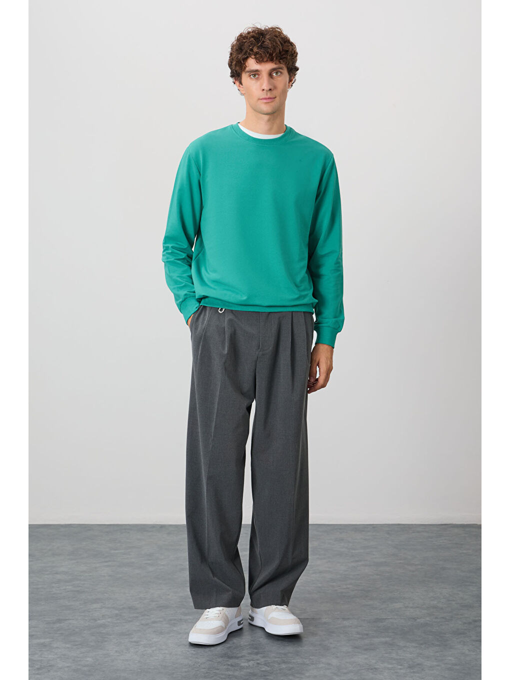 Açık Yeşil Pamuk Dokulu Standart Fit Basic Erkek Sweatshirt-1