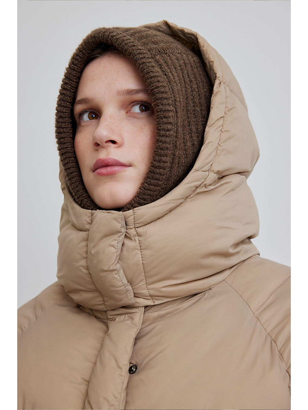 Oversize Cepli Şişme Mont Koyu Bej-2