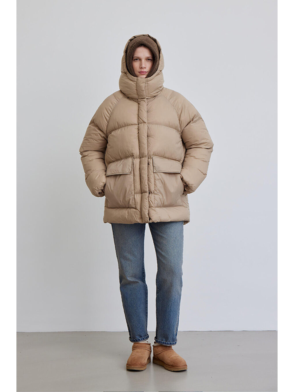 Oversize Cepli Şişme Mont Koyu Bej-4