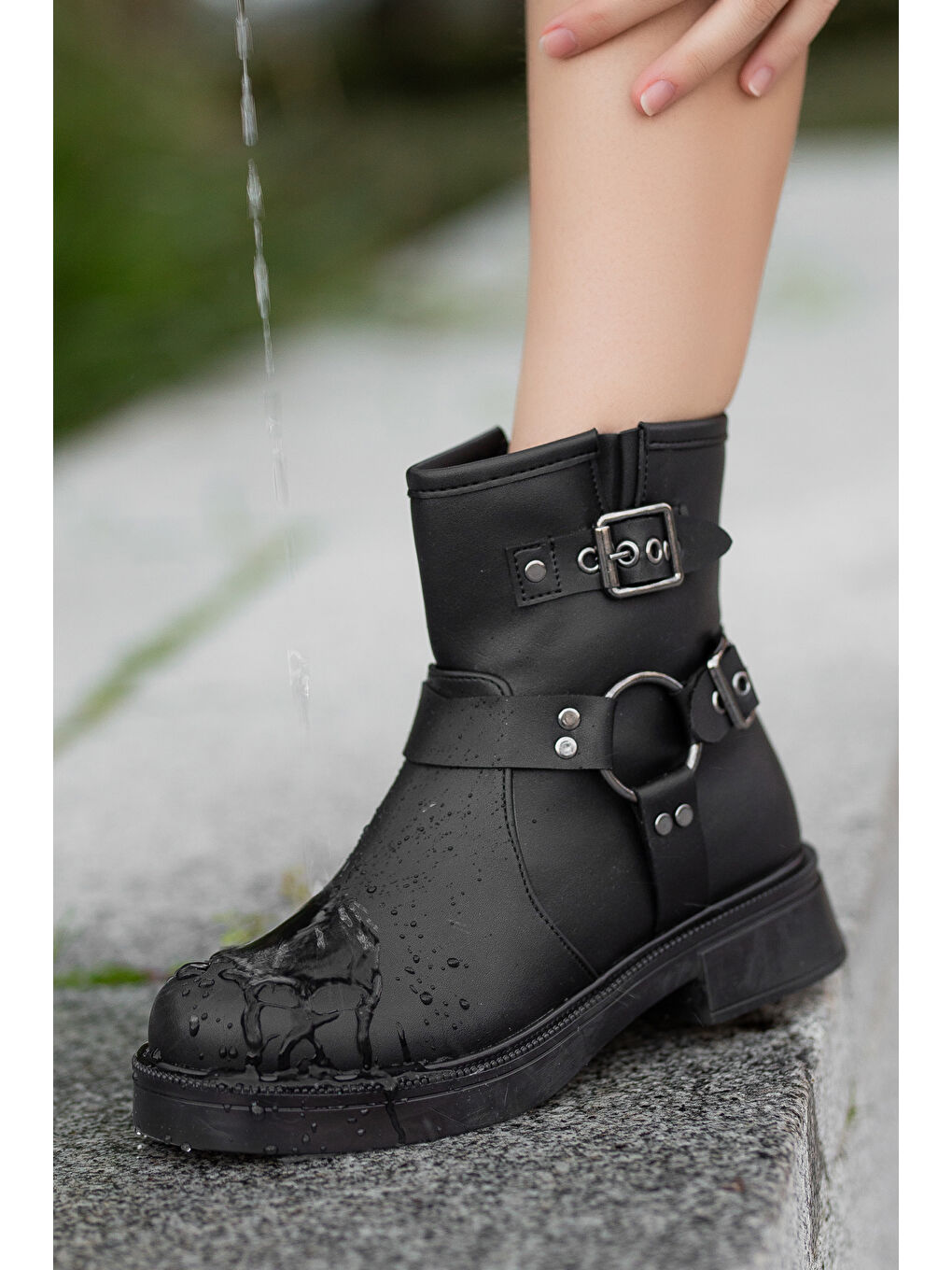 Siyah D2013 Su Ve Soğuk Geçirmez Kadın Kışlık Bot-1