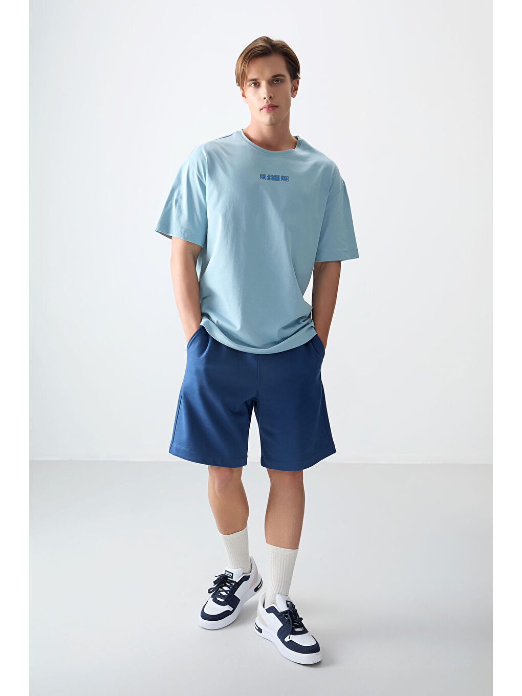 Açık Mavi %100 Pamuk Kalın Yumuşak Dokulu Oversize Fit Baskılı Erkek Tişört - 88354-1