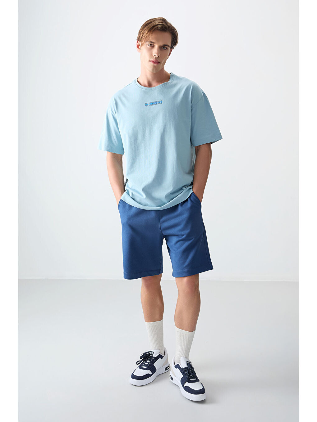 Açık Mavi %100 Pamuk Kalın Yumuşak Dokulu Oversize Fit Baskılı Erkek Tişört - 88354-4