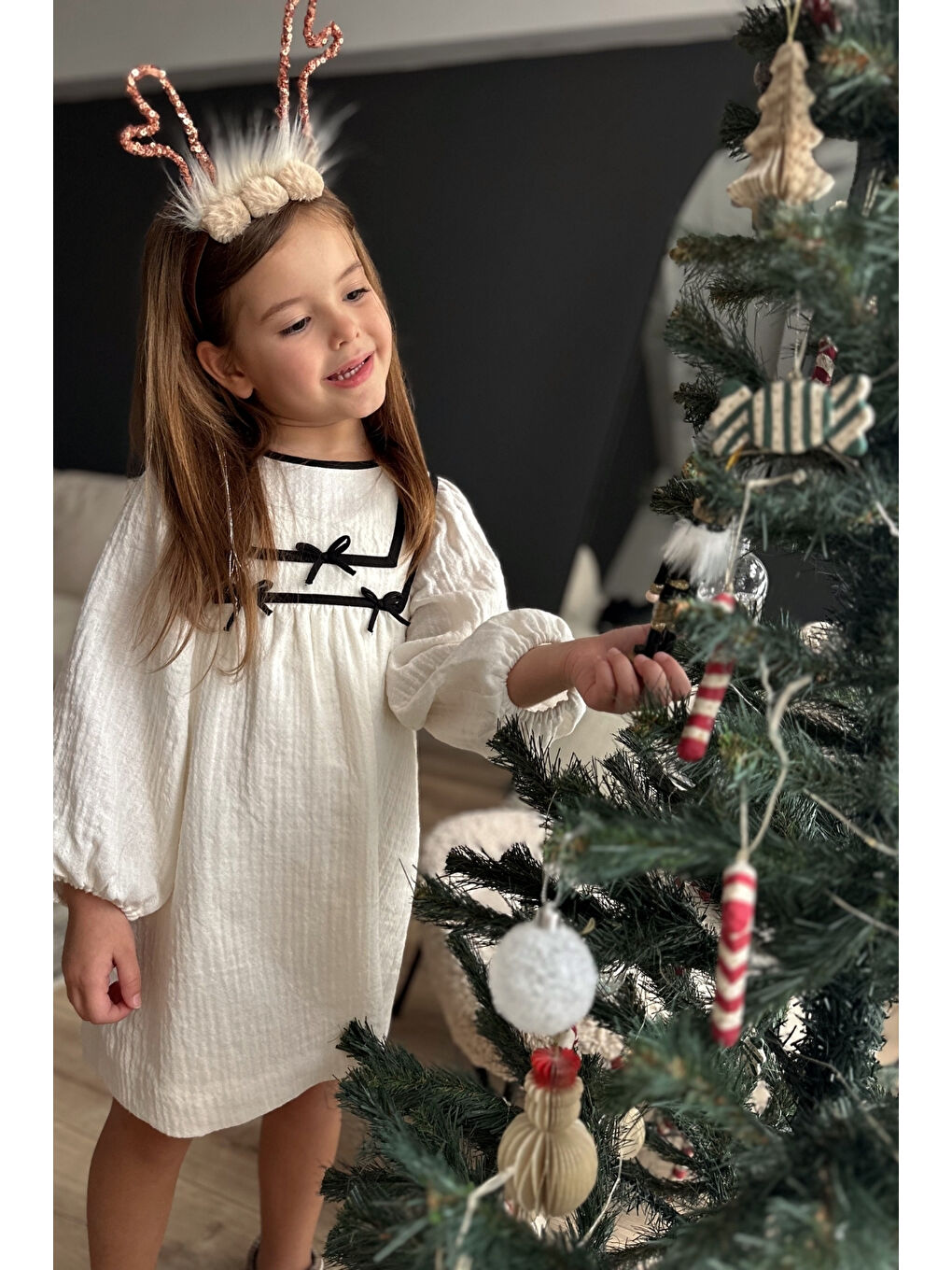 Kahverengi  Pullu Geyik Boynuzu Figürlü Kız Çocuk Yılbaşı Taç-1