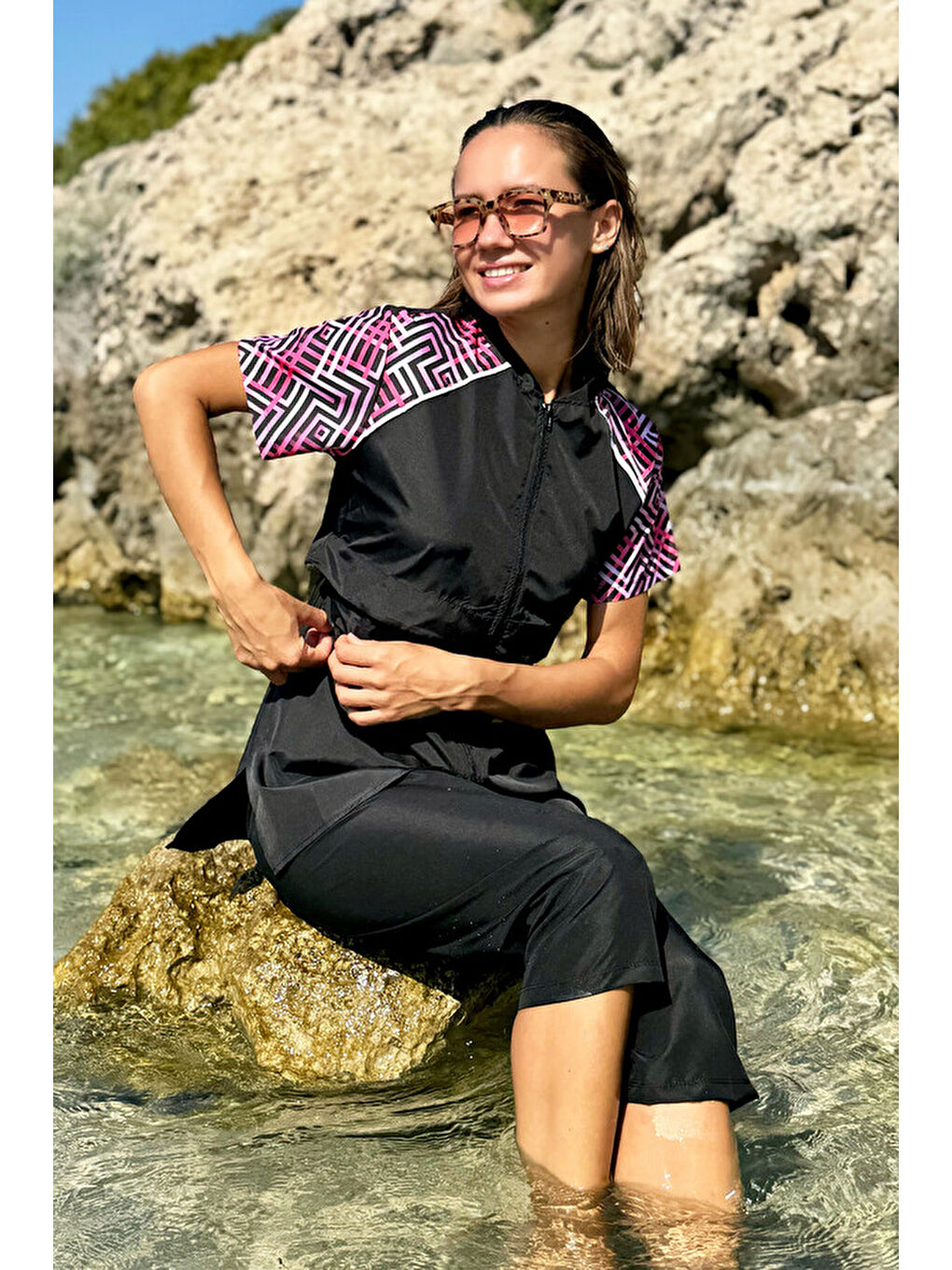 Siyah Paraşüt Yarı Kapalı Tesettür Mayo Hera 2408 Çizgi