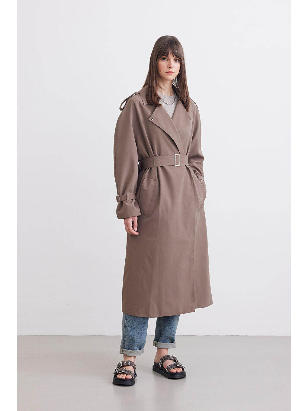 Bej Kemerli Dökümlü Trençkot Vizon