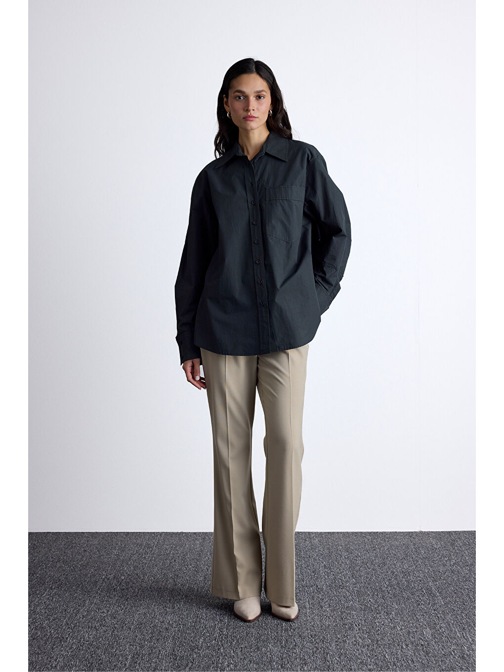 Gri Pile Detaylı Oversıze Gömlek Duman-4