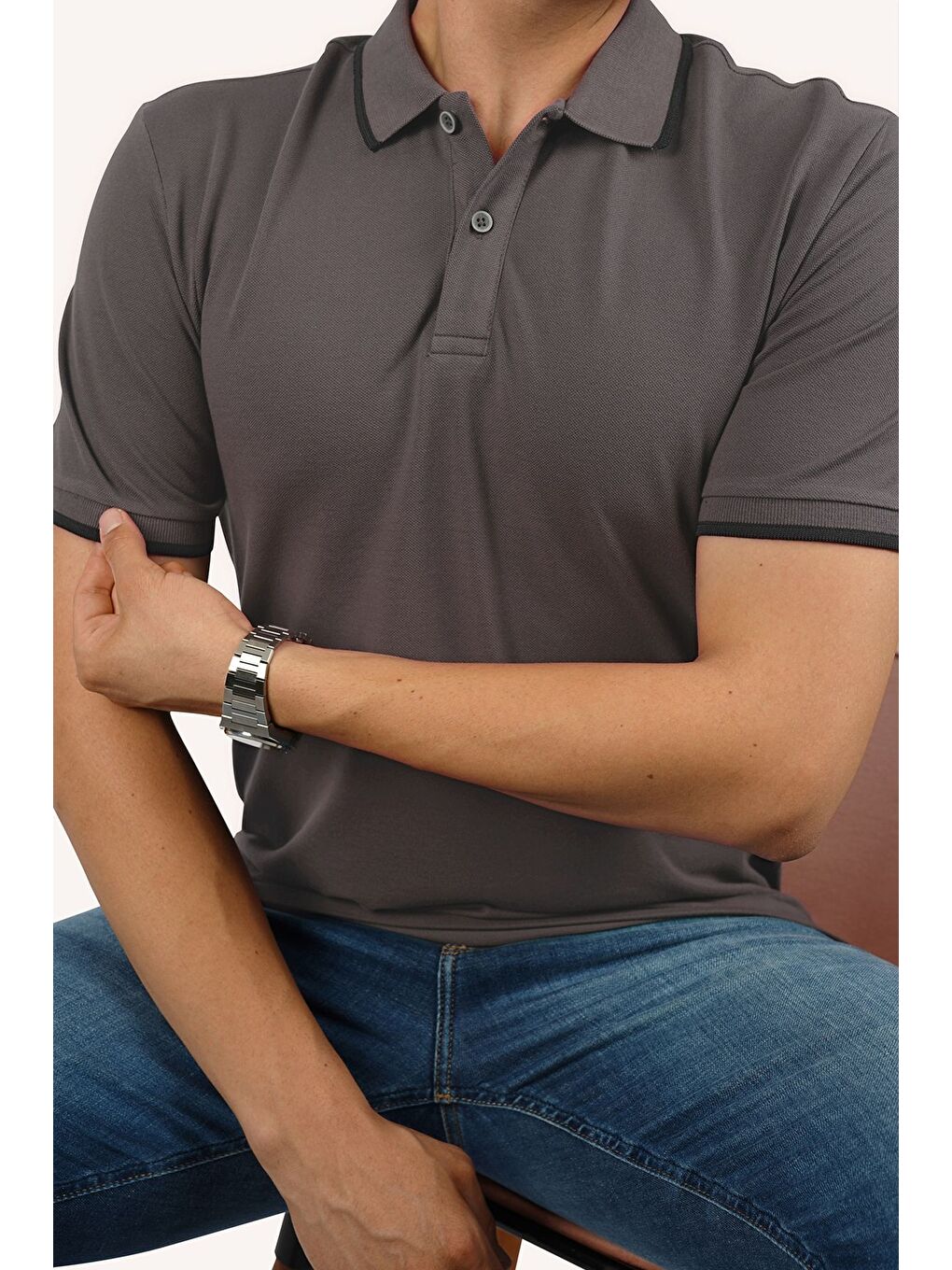 Gri Füme Siyah Yaka Çizgili Erkek Polo Yaka Tişört-2