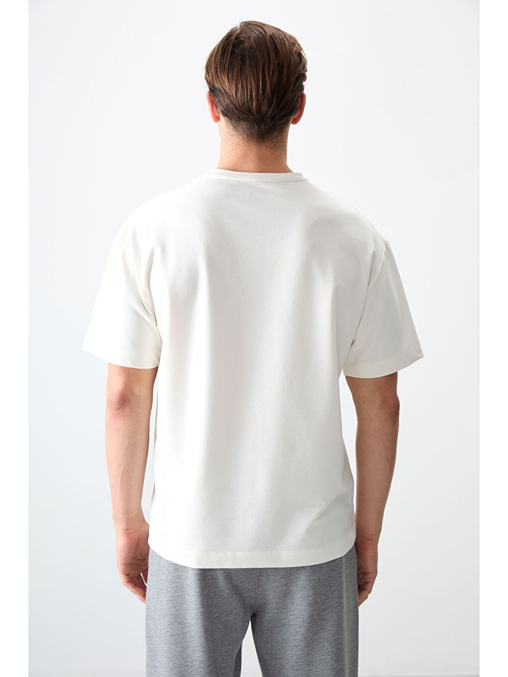 Ekru Pamuklu Kalın Yumuşak Dokulu Oversize Fit Basic Erkek Tişört- 88377-4